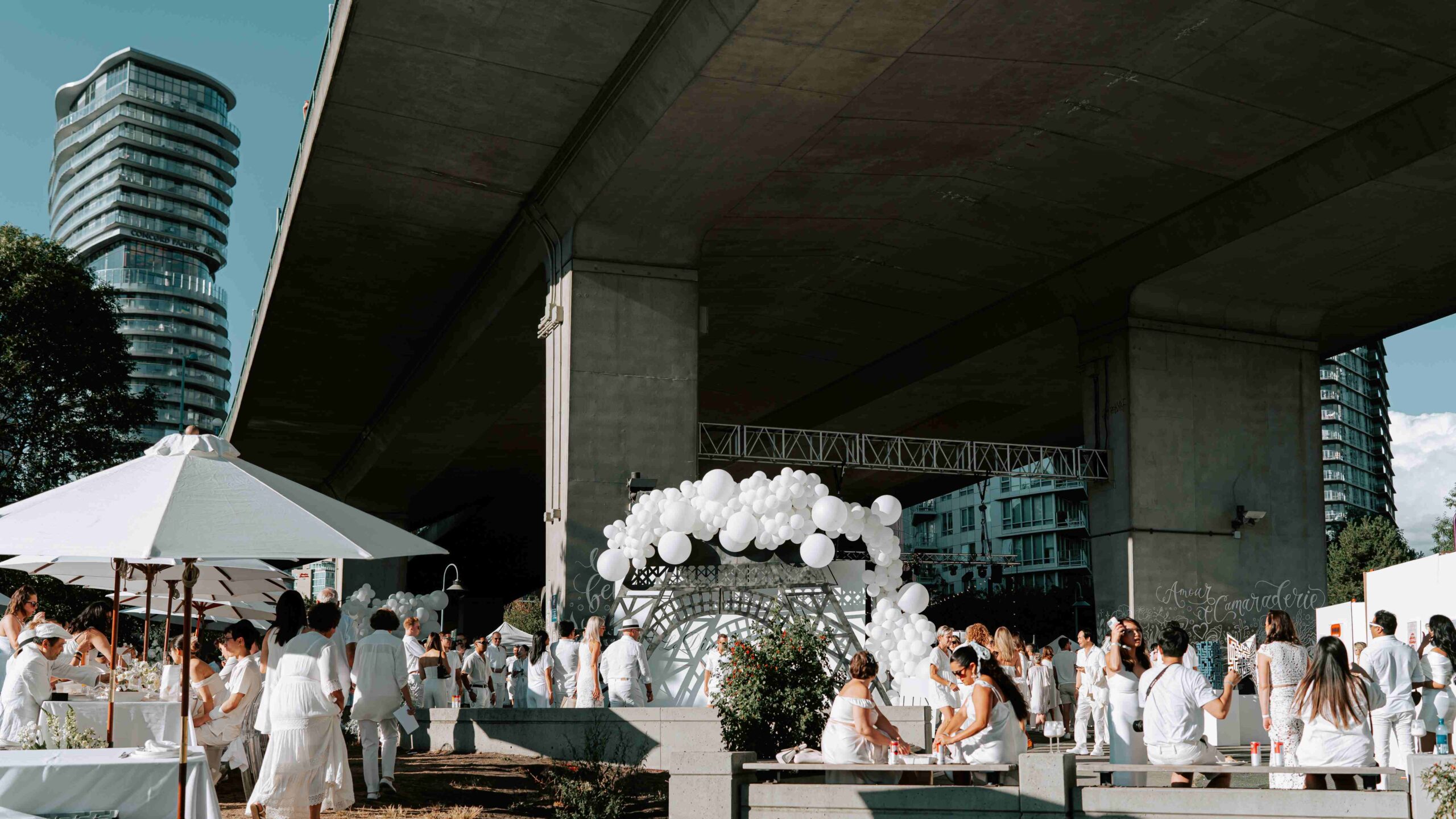 Concord Pacific's Coopers' Park and Quayside Marina Diner en Blanc