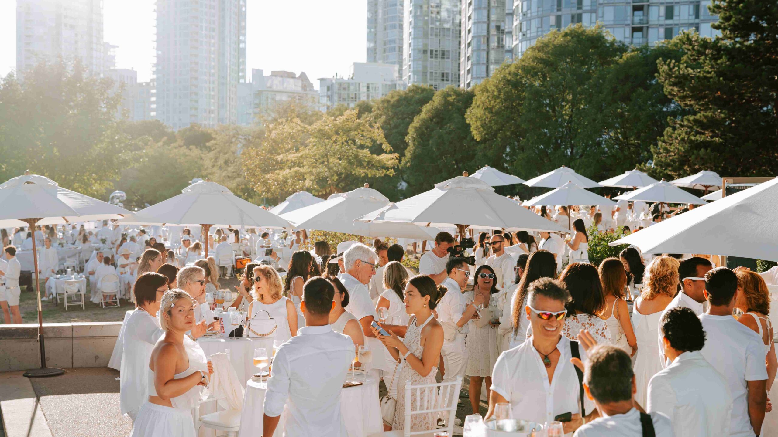 Diner en Blanc Concord Pacific's Coopers' Park and Quayside Marina
